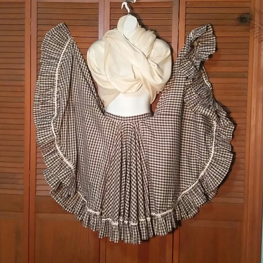 Vintage euc brown and cream gingham skirt
